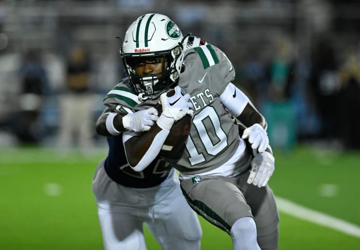 Chaminade-Madonna vs Miami Central Football - Robson Lopes - 08-26-20231097